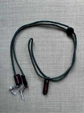 Topologie eyeglass strap - green